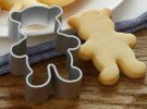 Aluminum Cartoon Biscuit Baking Molds Mousse/Vegetables/Fruit Cutting Molds Set of 5, Bear